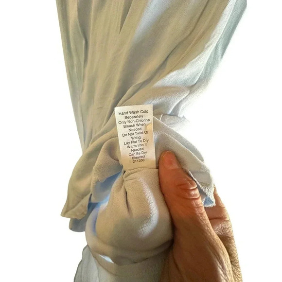 Cabi Women's Baby Blue Hi-Low Hem Sleeveless Rayon Shift Dress Size Small - Picture 3 of 6